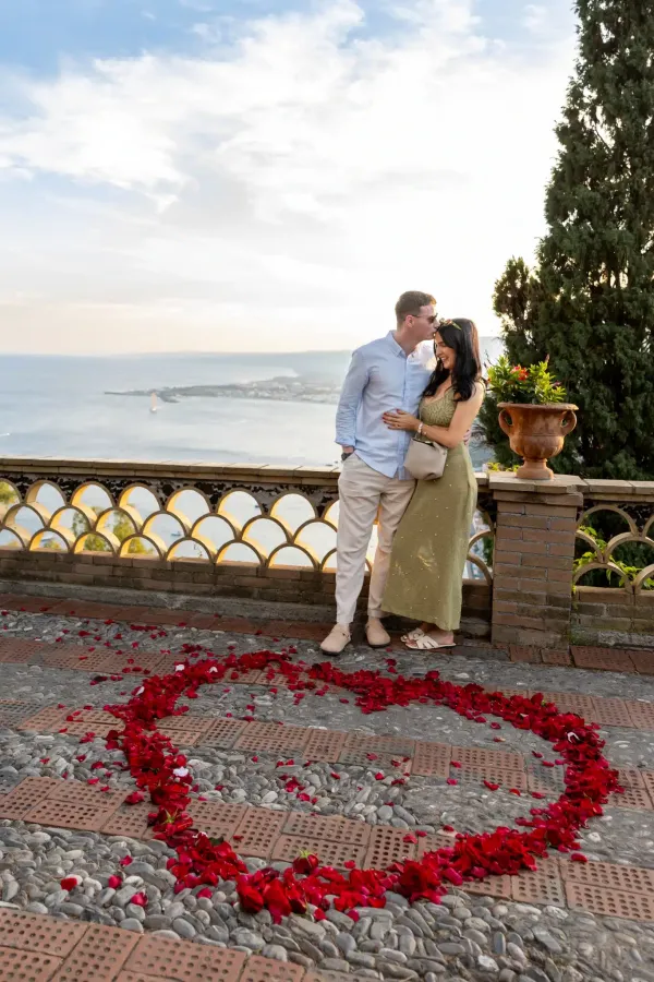 best-place-proposal-taormina-heart-014