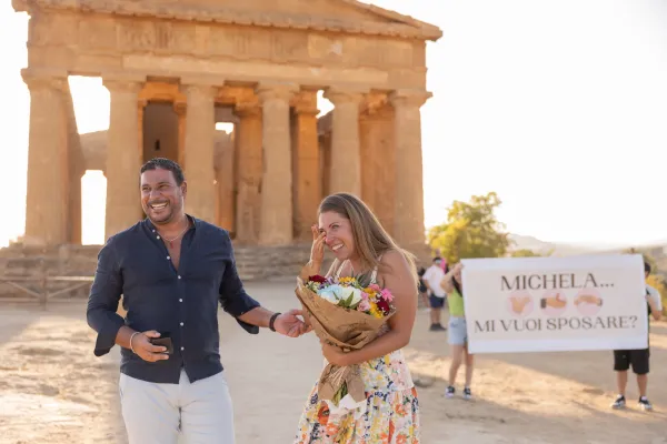 06-coppia-tempio-concordia-tramonto
