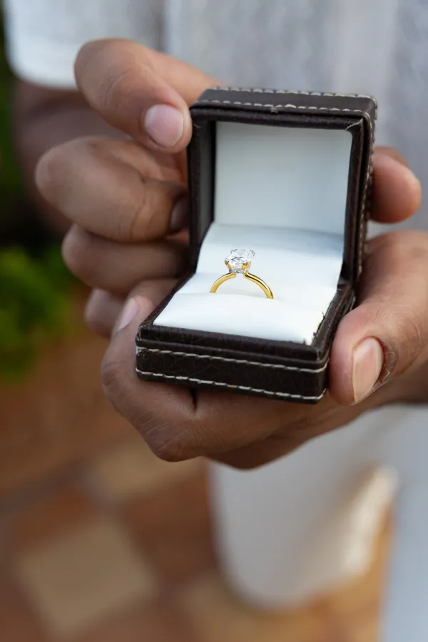 02-dettaglio-anello-proposta-matrimonio