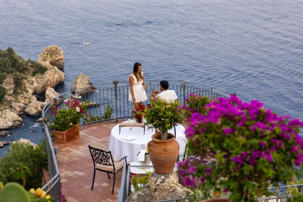 04-terrace-panoramic-romantic-taormina