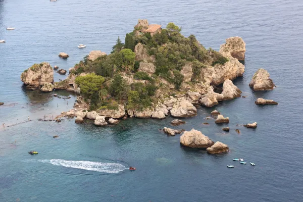 isola-bella-view-luxury-sea