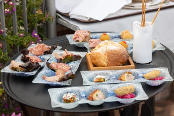 sicilian-aperitivo-luxury-moment