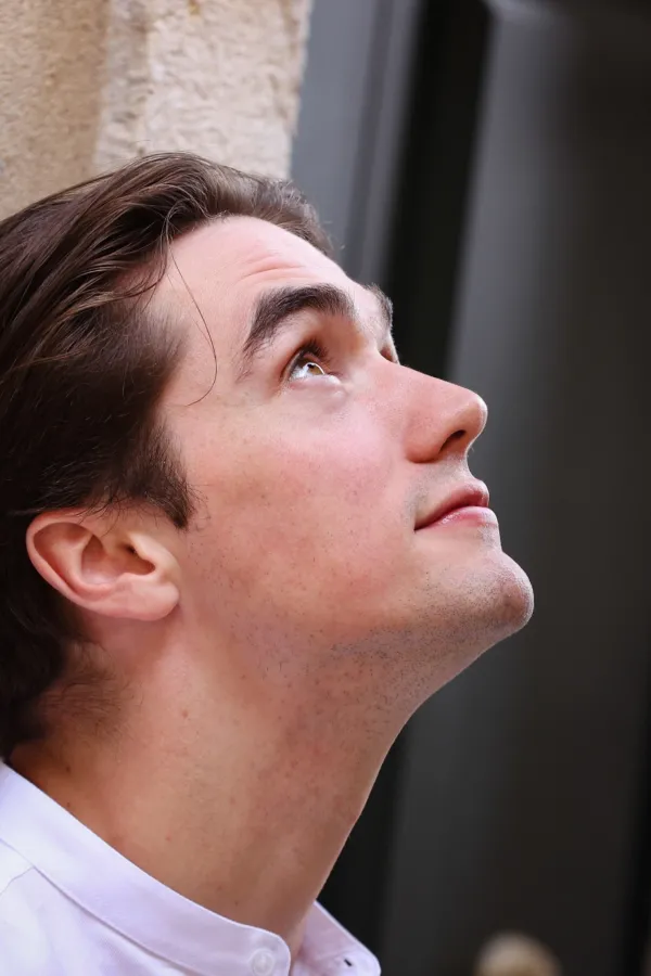 005-groom-to-be-looking-up-at-the-sky-during-photoshoot-in-taormina