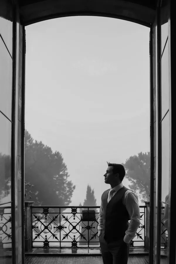 062-groom-in-sicily-villa