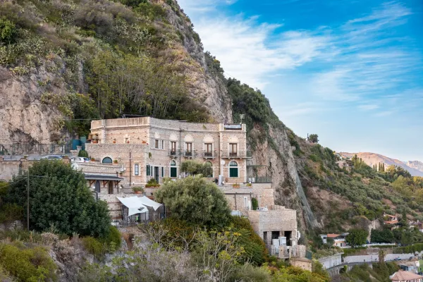 01-luxury-proposal-taormina-cartier-destiny-ring 01-luxury-proposal-taormina-cartier-destiny-ring