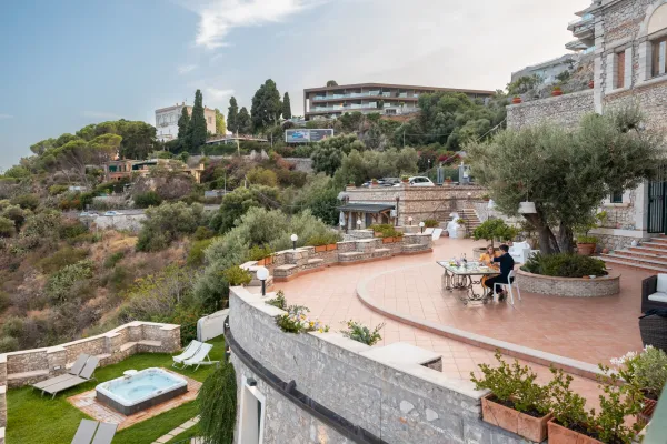 23-intimate-proposal-sicily-sunset-light.jpg 23-intimate-proposal-sicily-sunset-light.jpg