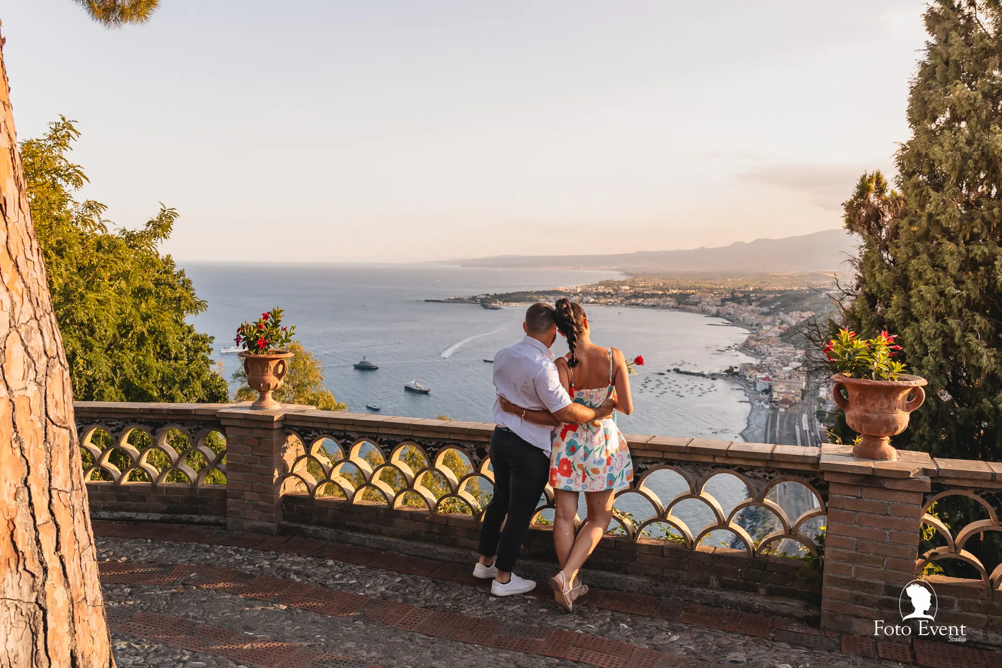 Proposta di Matrimonio alla Villa di Taormina – Una storia d’amore autentica