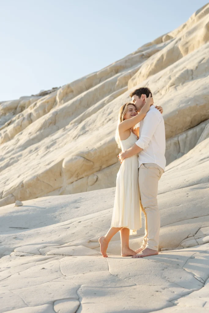 surprise proposal on the beach